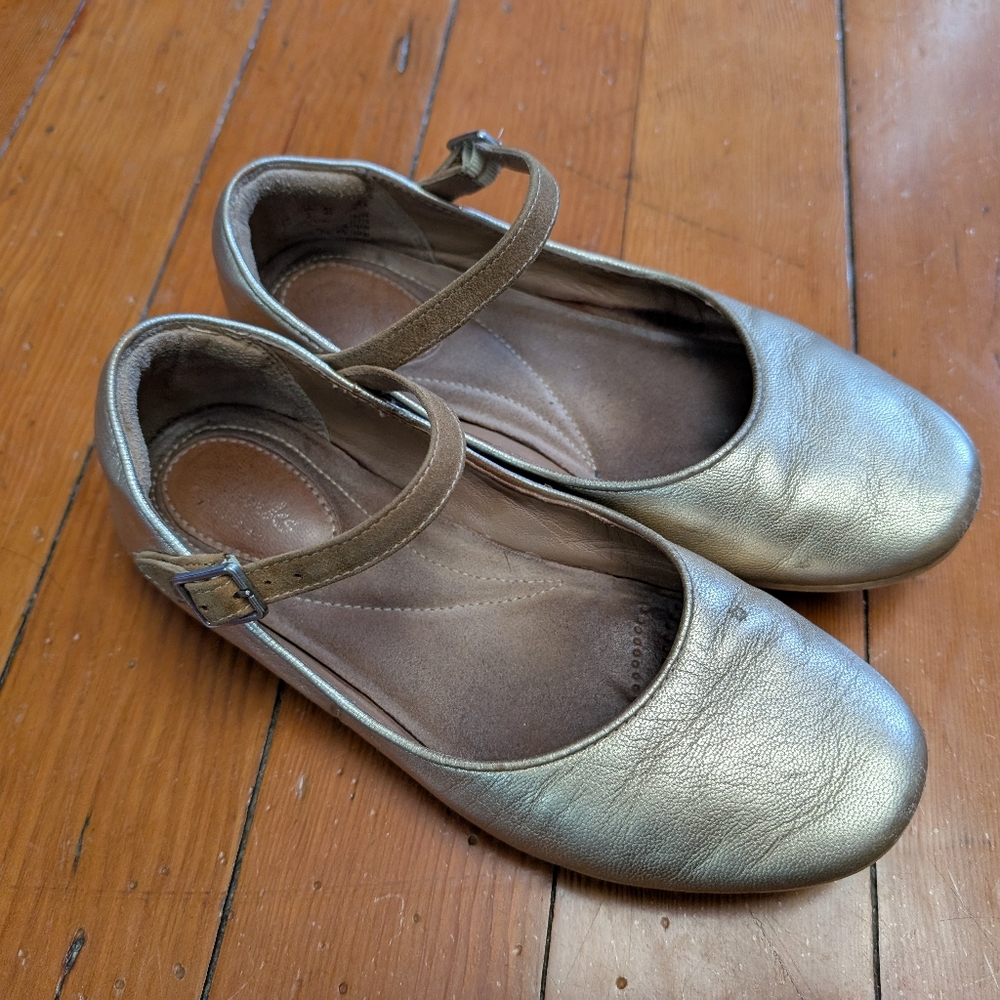 Clark's Women's Dress Flat with Strap
